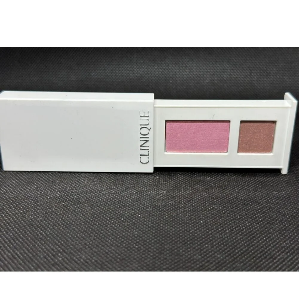 Clinique All About Shadow Duo Eyeshadow, 0.05 oz In Strawberry Fudge #14 - Picture 9 of 9